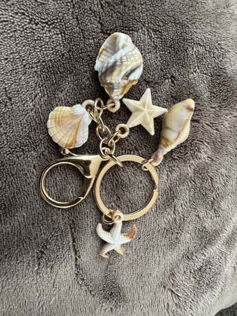 Shein Unisex Seashell Acrylic Keychain >