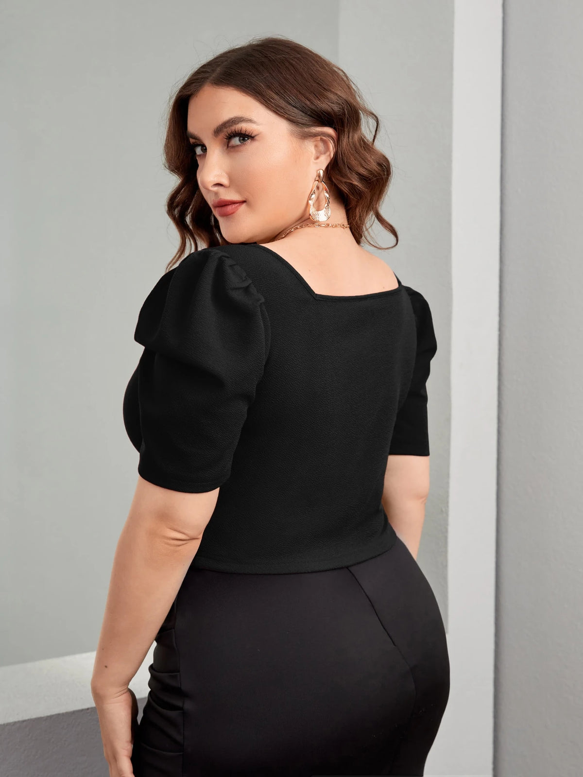 SHEIN Privé Plus Square Neck Puff Sleeve Tee Black