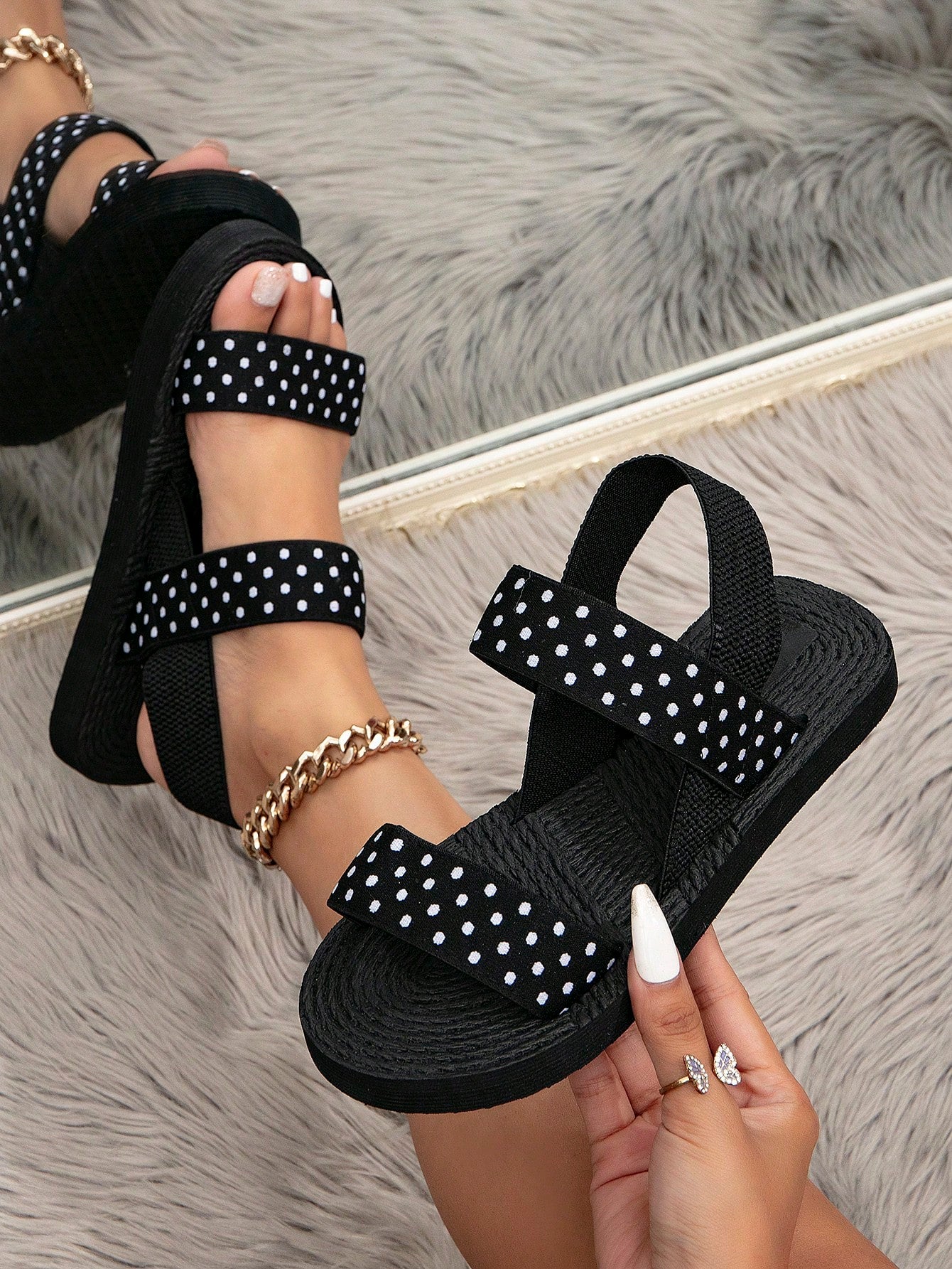 Women's Fashionable Polka Dot Strap Outdoor Sandals Black