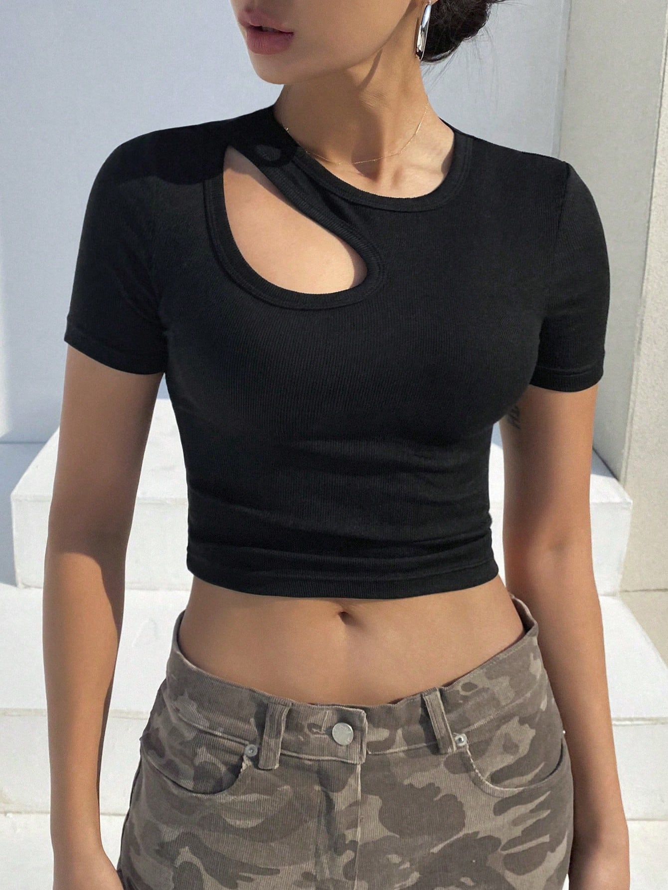 Women's Hollow Out Slim Fit Short Sleeve Crop Top