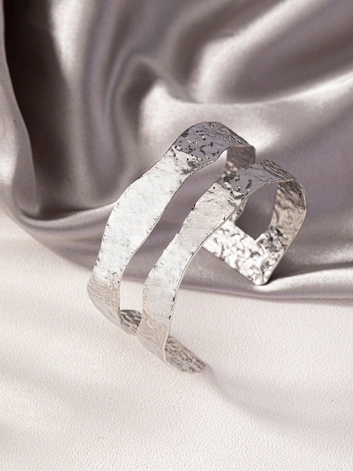 Women's Retro Textured Metal Open Cuff Bracelet