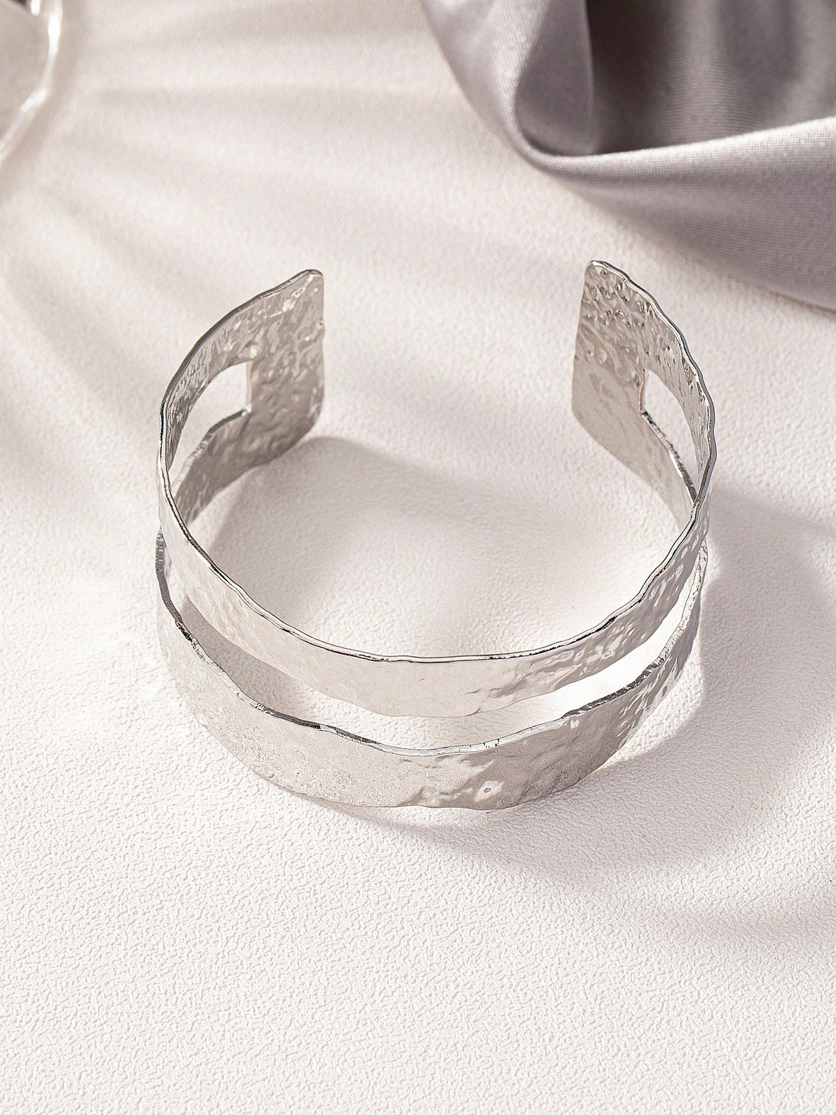 Women's Retro Textured Metal Open Cuff Bracelet