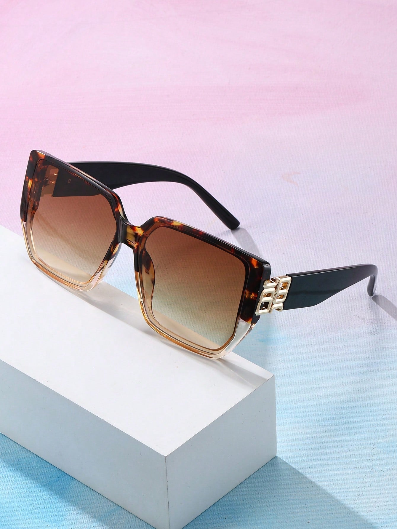Women's Vintage Square Plastic Frame UV-Proof Sunglasses