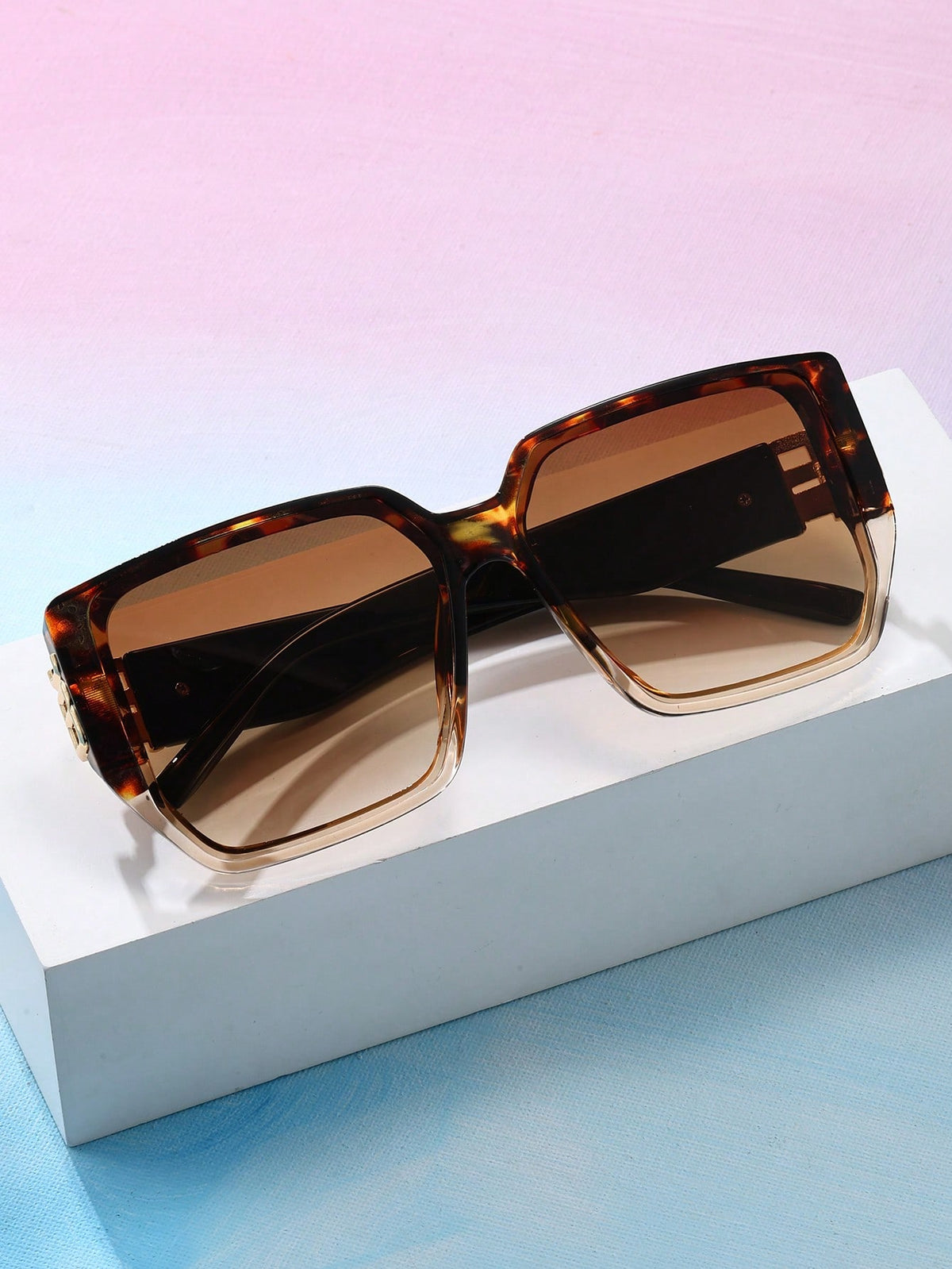 Women's Vintage Square Plastic Frame UV-Proof Sunglasses