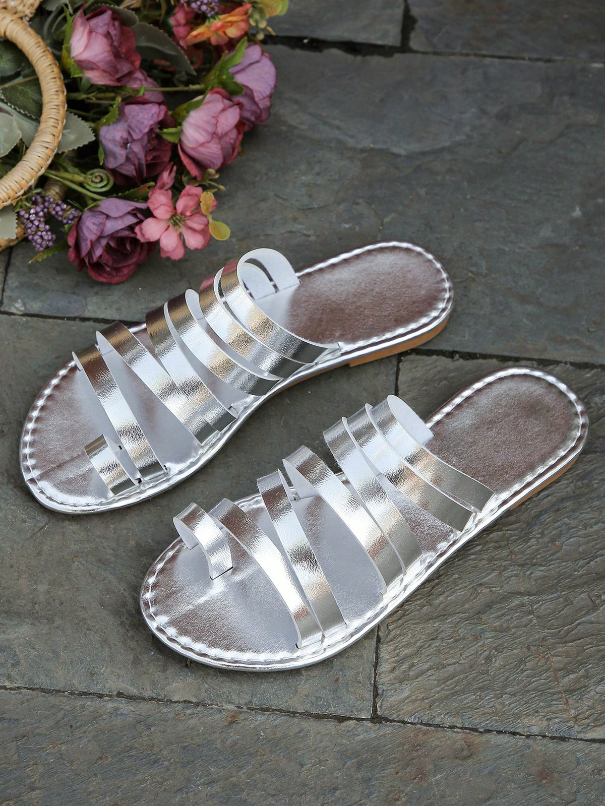 Women's Toe Ring Woven Flat Slip-On Beach Flip-Flop Sandals