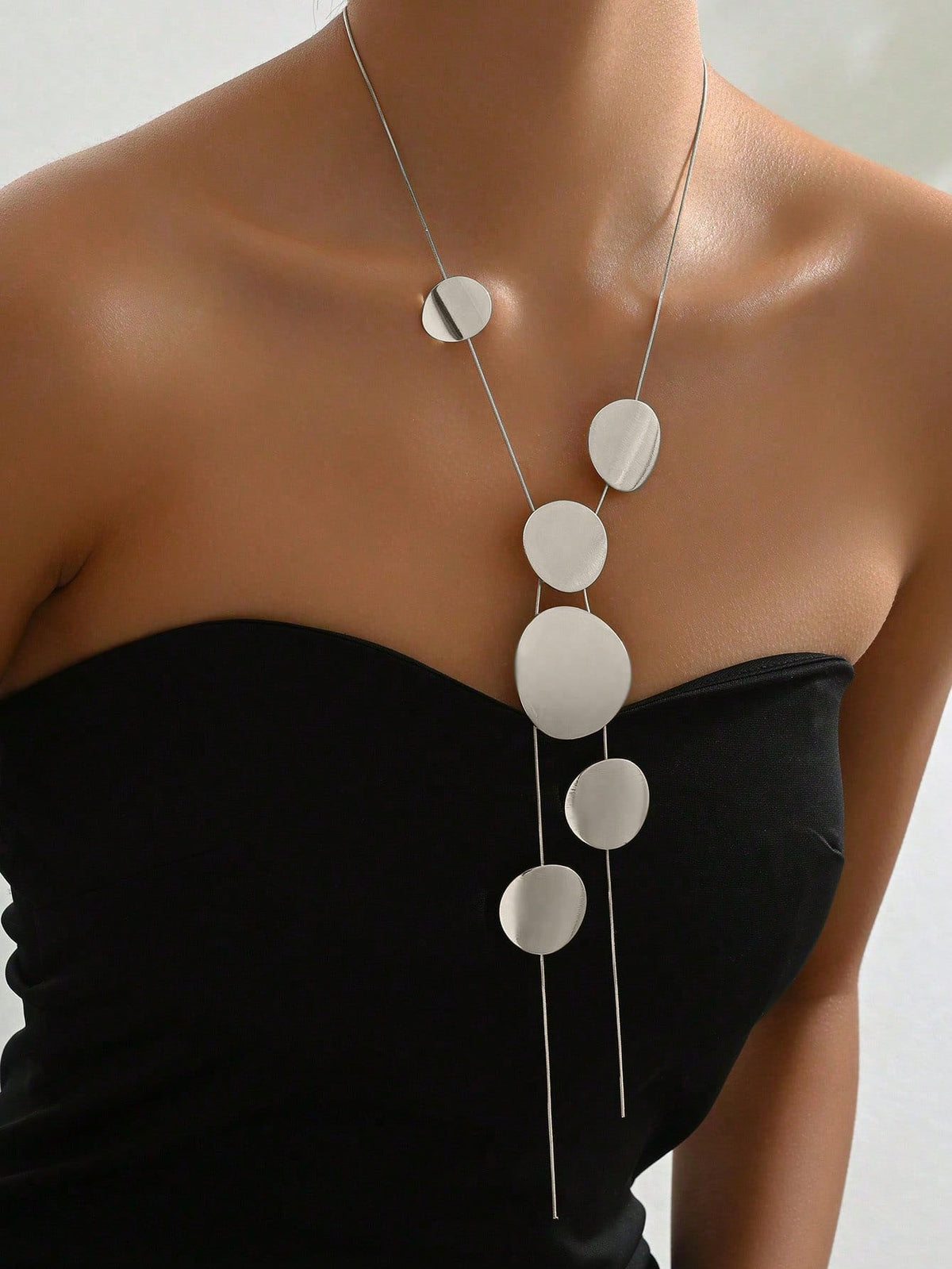 Women's Elegant Twisted Serpentine Chain Necklace
