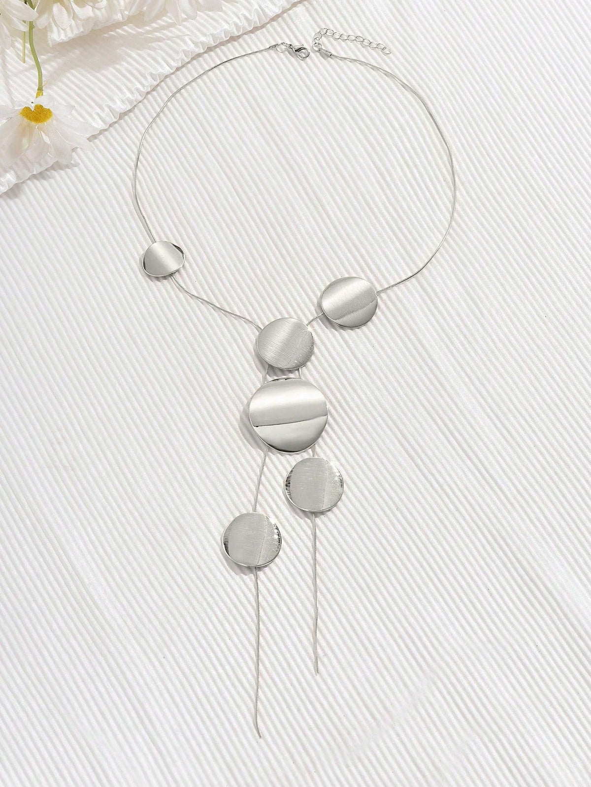 Women's Elegant Twisted Serpentine Chain Necklace