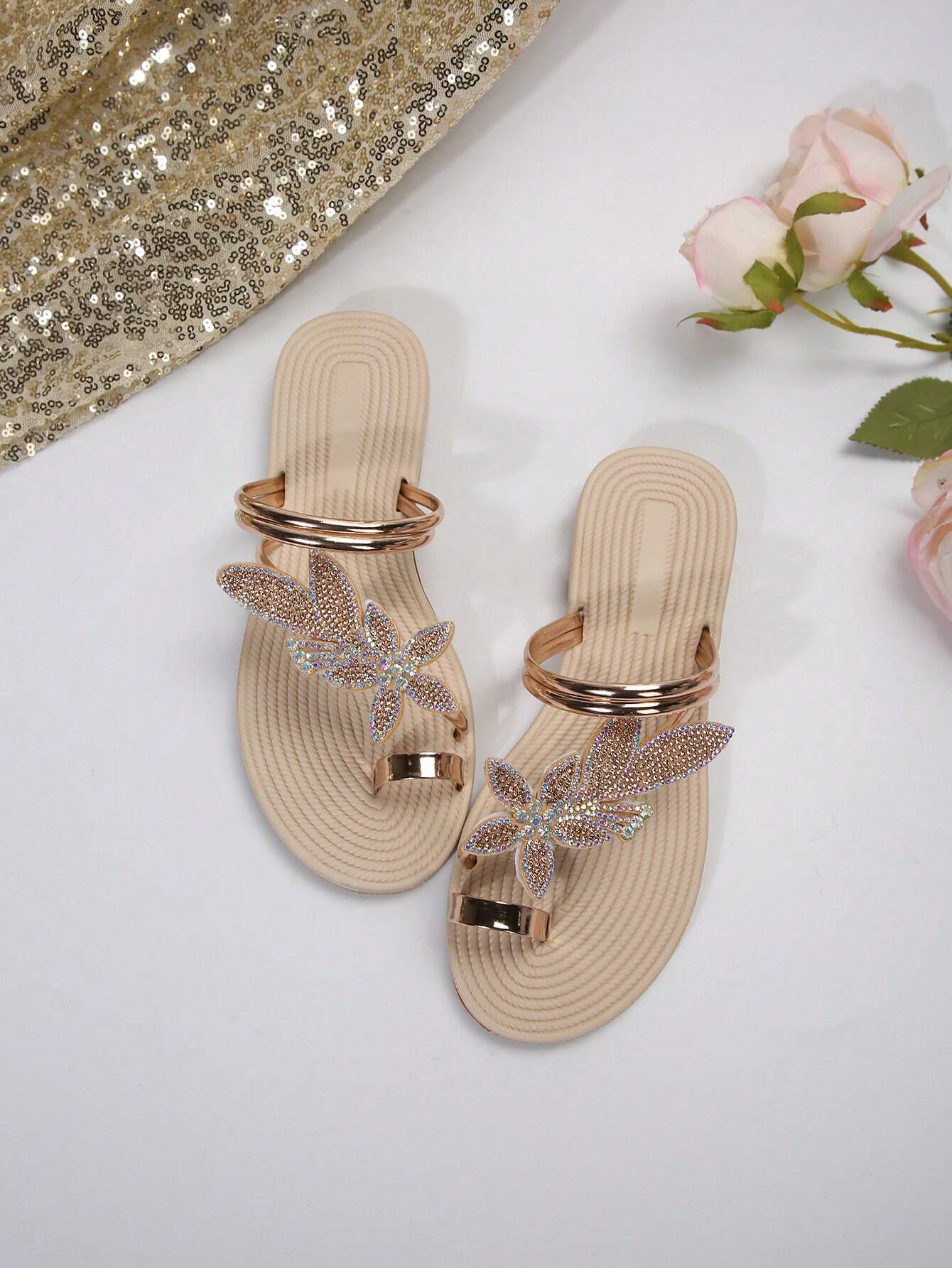 SHEIN Maple Leaf Heart Decor Women's Flat Toe-Ring Sandals