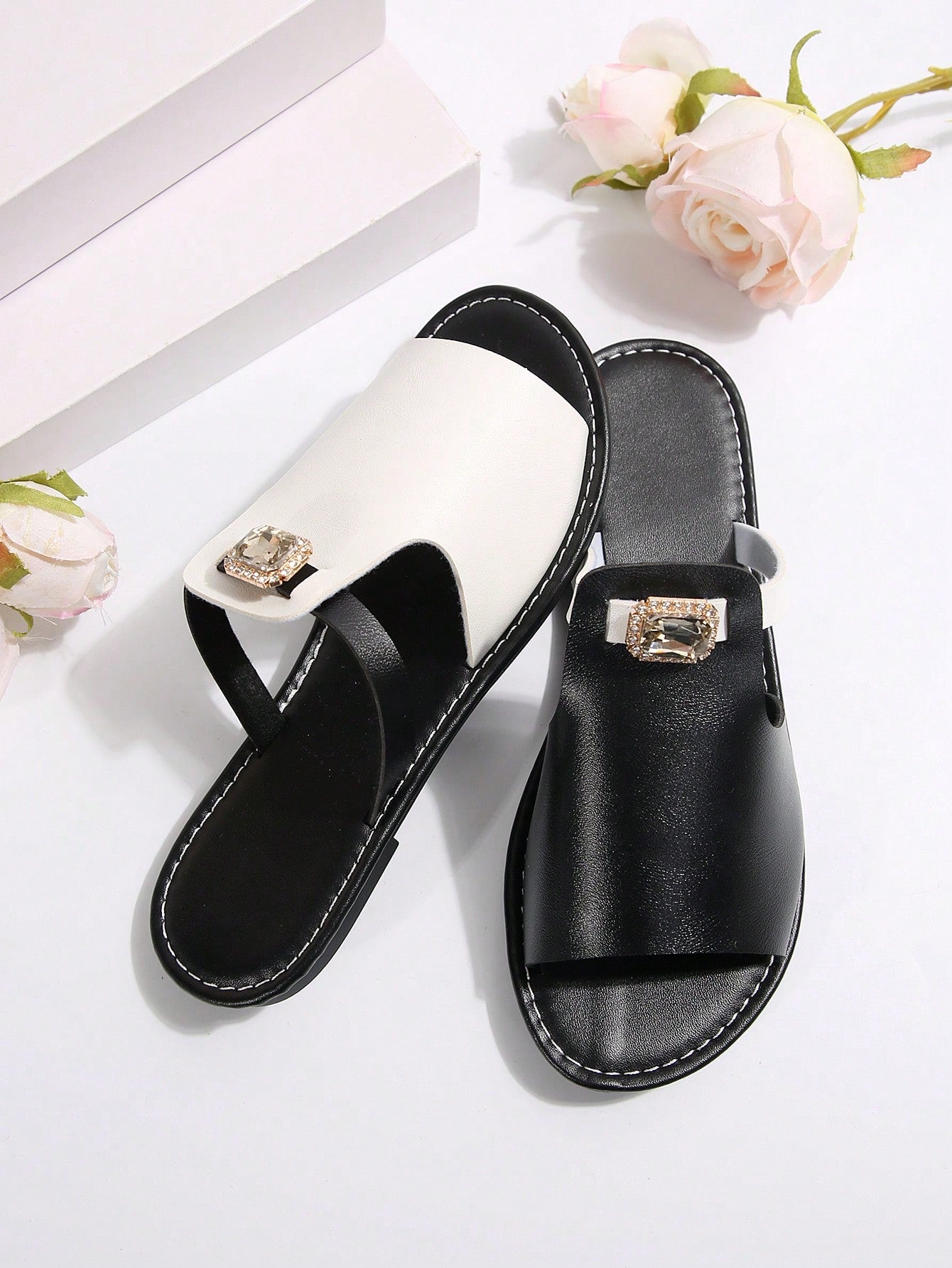 Women's Colorblock Rhinestone Slip-On Sandals Casual Beach Flip Flops