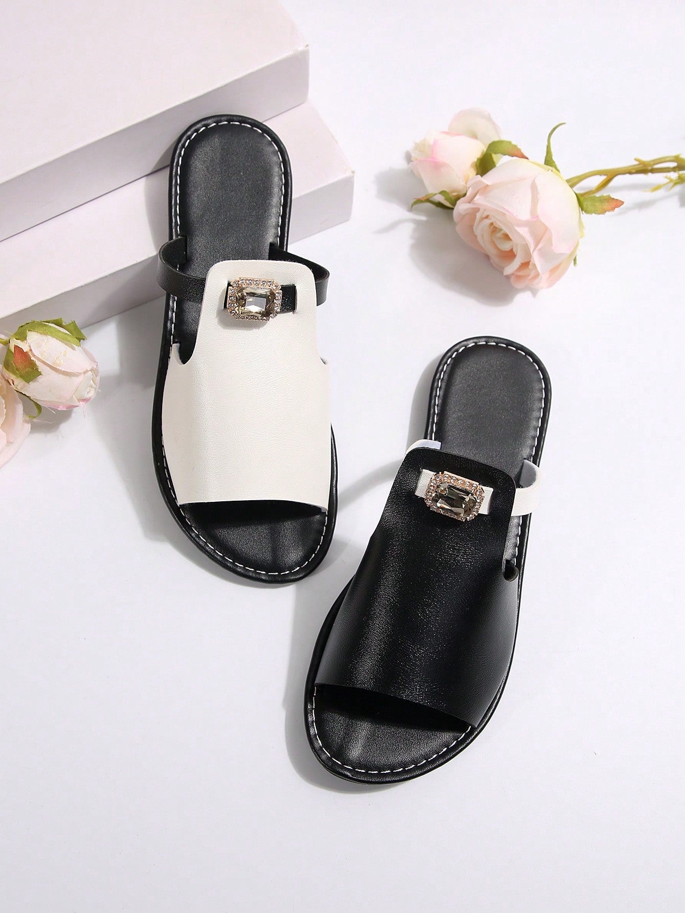 Women's Colorblock Rhinestone Slip-On Sandals Casual Beach Flip Flops
