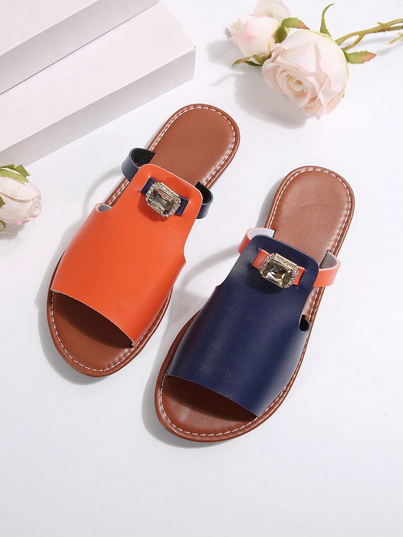 Women's Casual Contrast Color Rhinestone Slip-On Flat Sandals