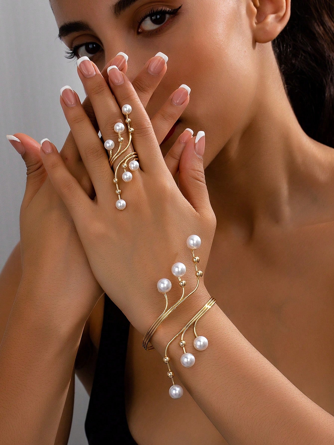 Women's Retro Geometric Line Pearl Gold Bangle & Ring Set