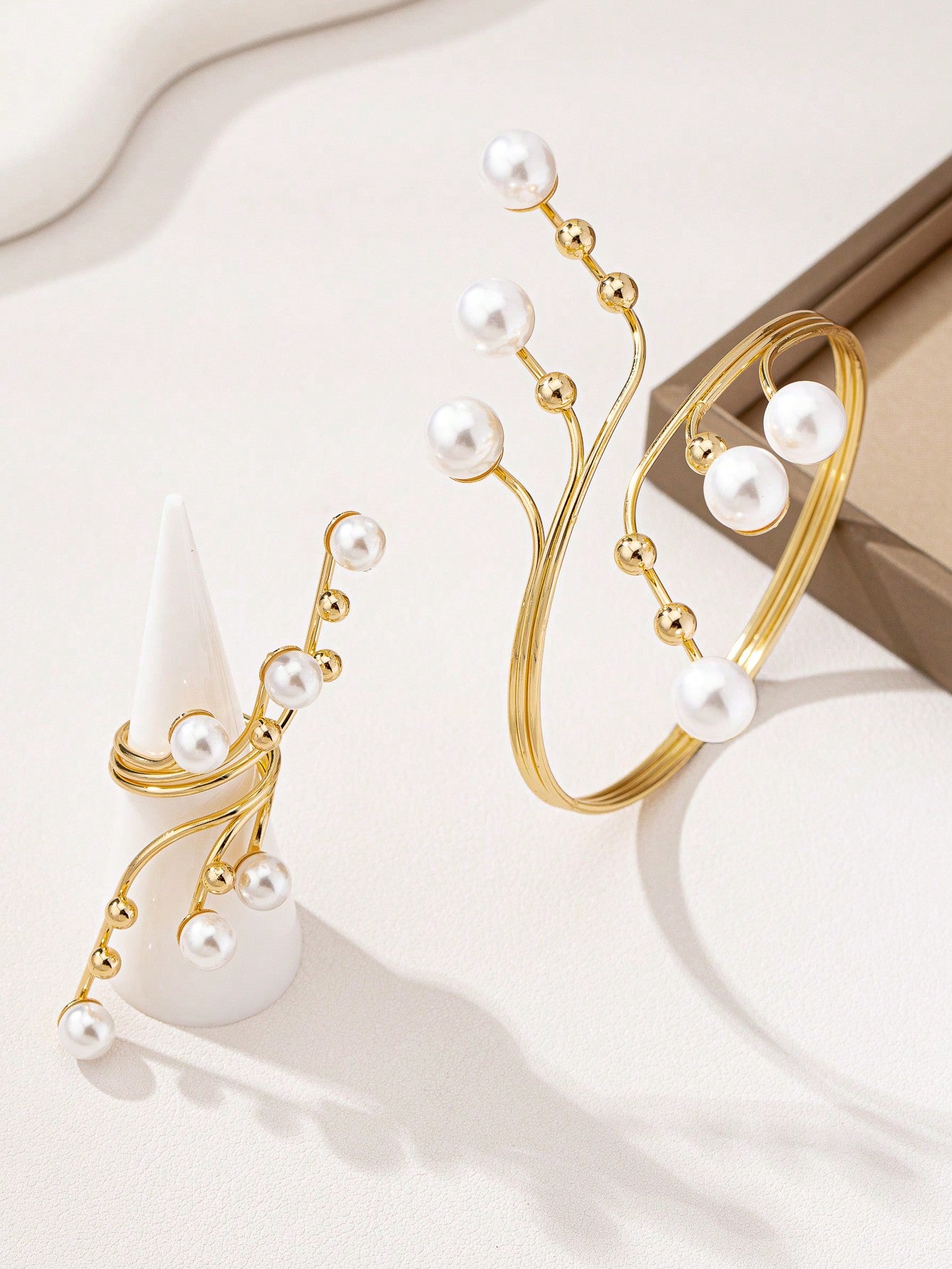 Women's Retro Geometric Line Pearl Gold Bangle & Ring Set