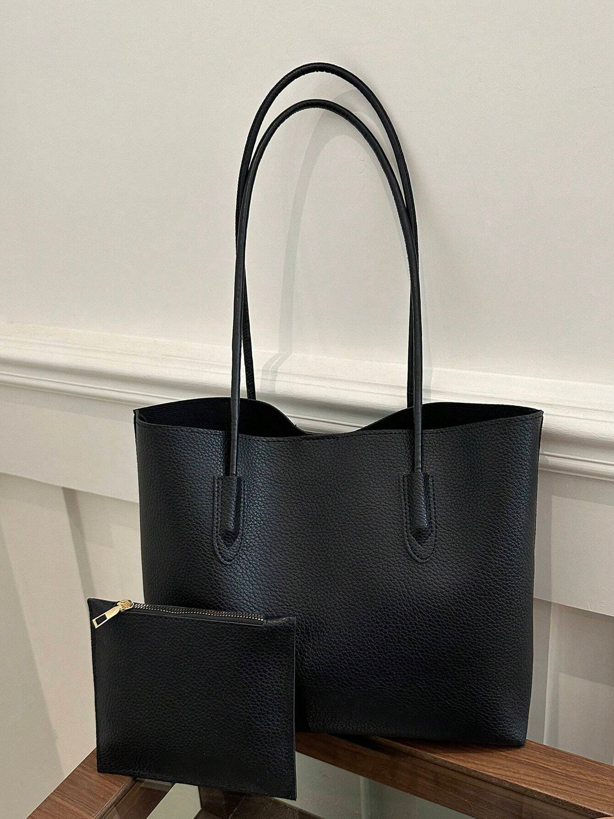Women's Elegant Crocodile Pattern Double Handle Handbag