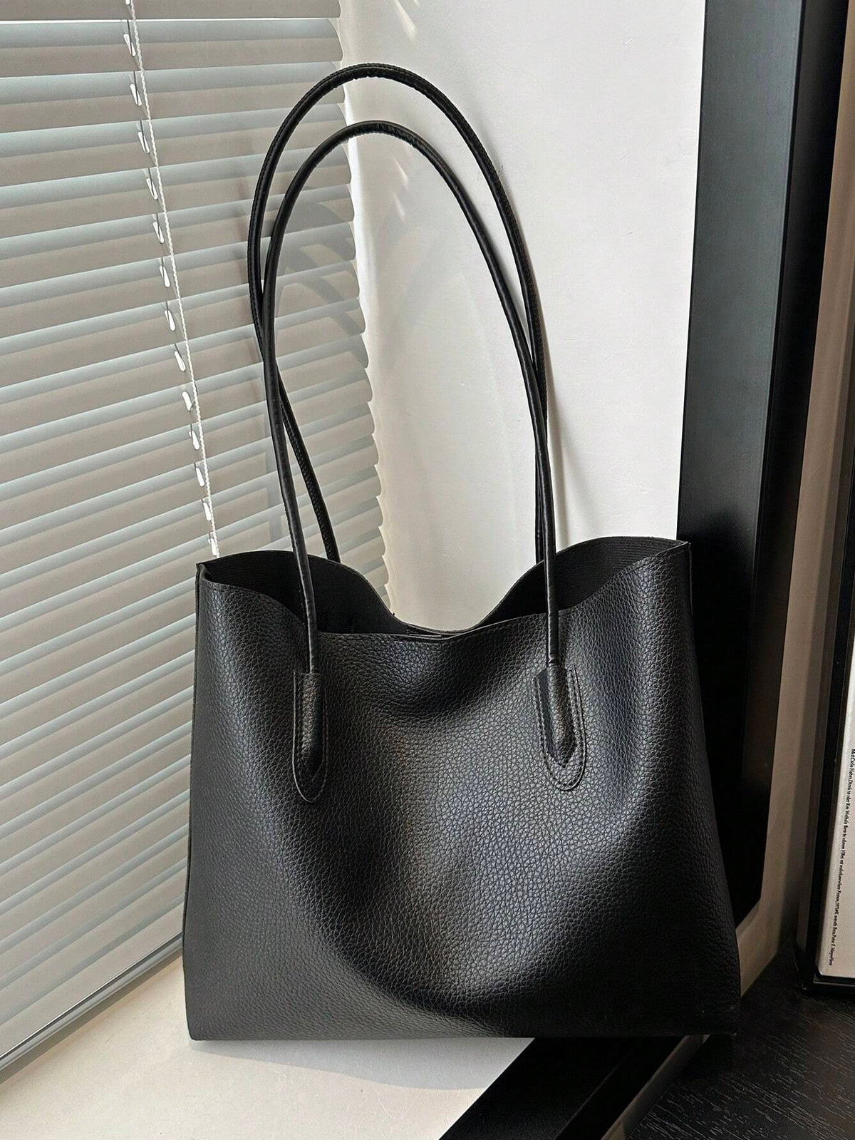 Women's Elegant Crocodile Pattern Double Handle Handbag