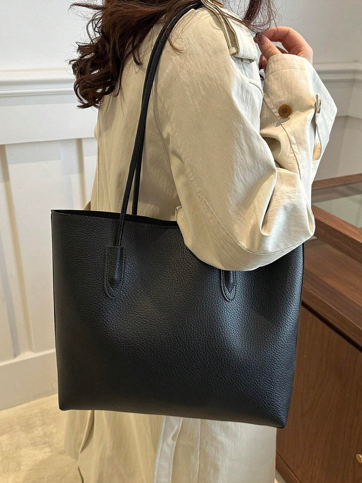 Women's Elegant Crocodile Pattern Double Handle Handbag