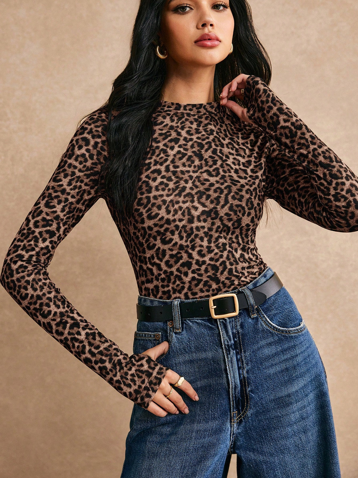 Women's Leopard Print Long Sleeve Top With Thumbholes