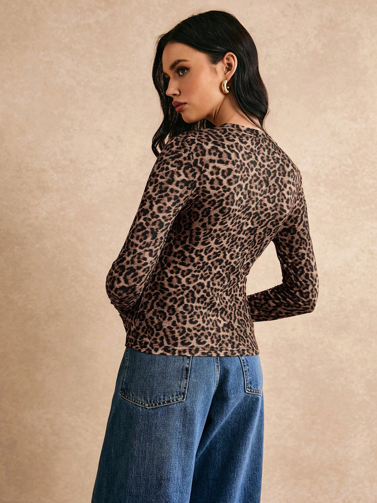 Women's Leopard Print Long Sleeve Top With Thumbholes
