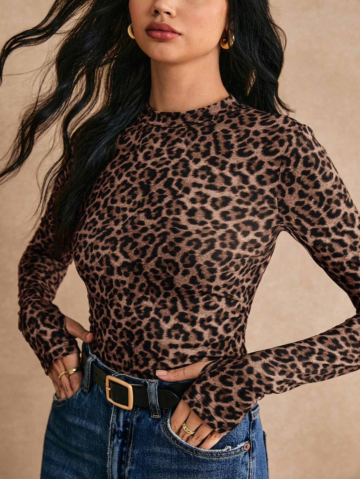 Women's Leopard Print Long Sleeve Top With Thumbholes