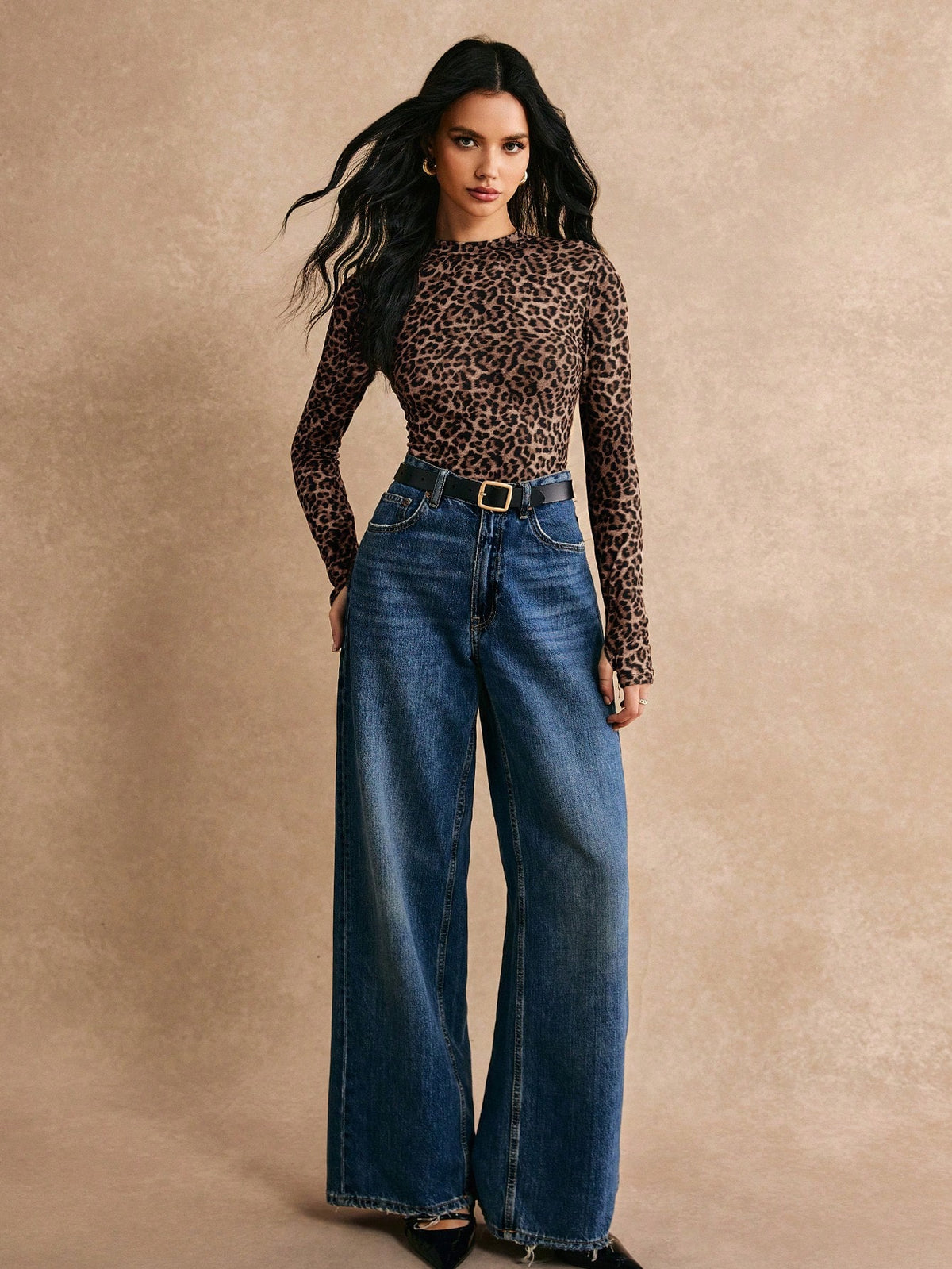 Women's Leopard Print Long Sleeve Top With Thumbholes