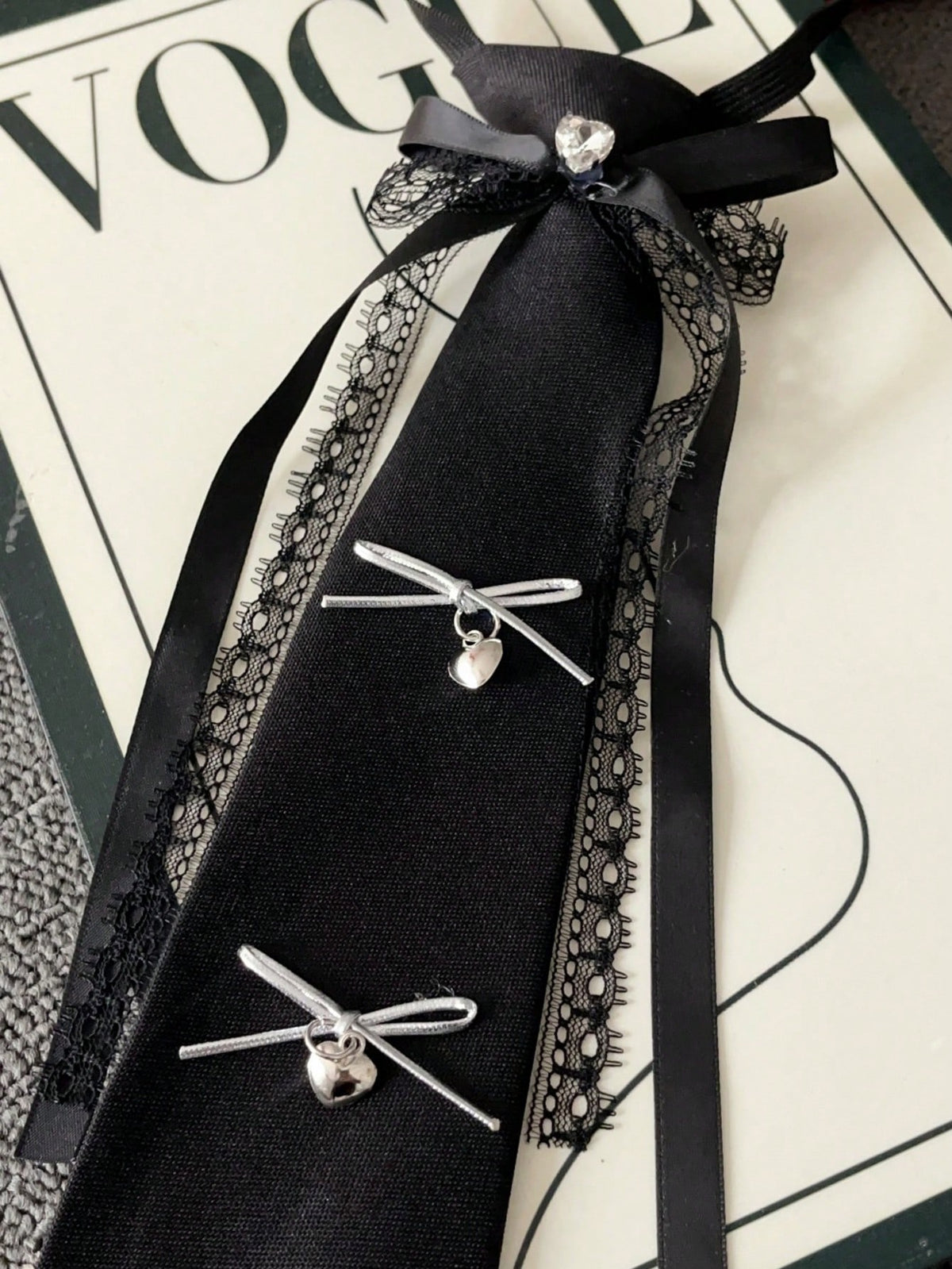 Women's Sexy Lace Small Bow Rhinestone Decorative Shirt Tie