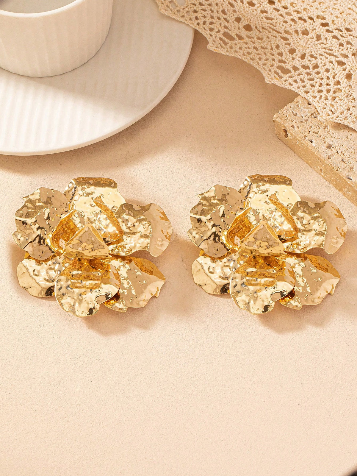 Women's Elegant Floral Textured Metal Flower Stud Earrings