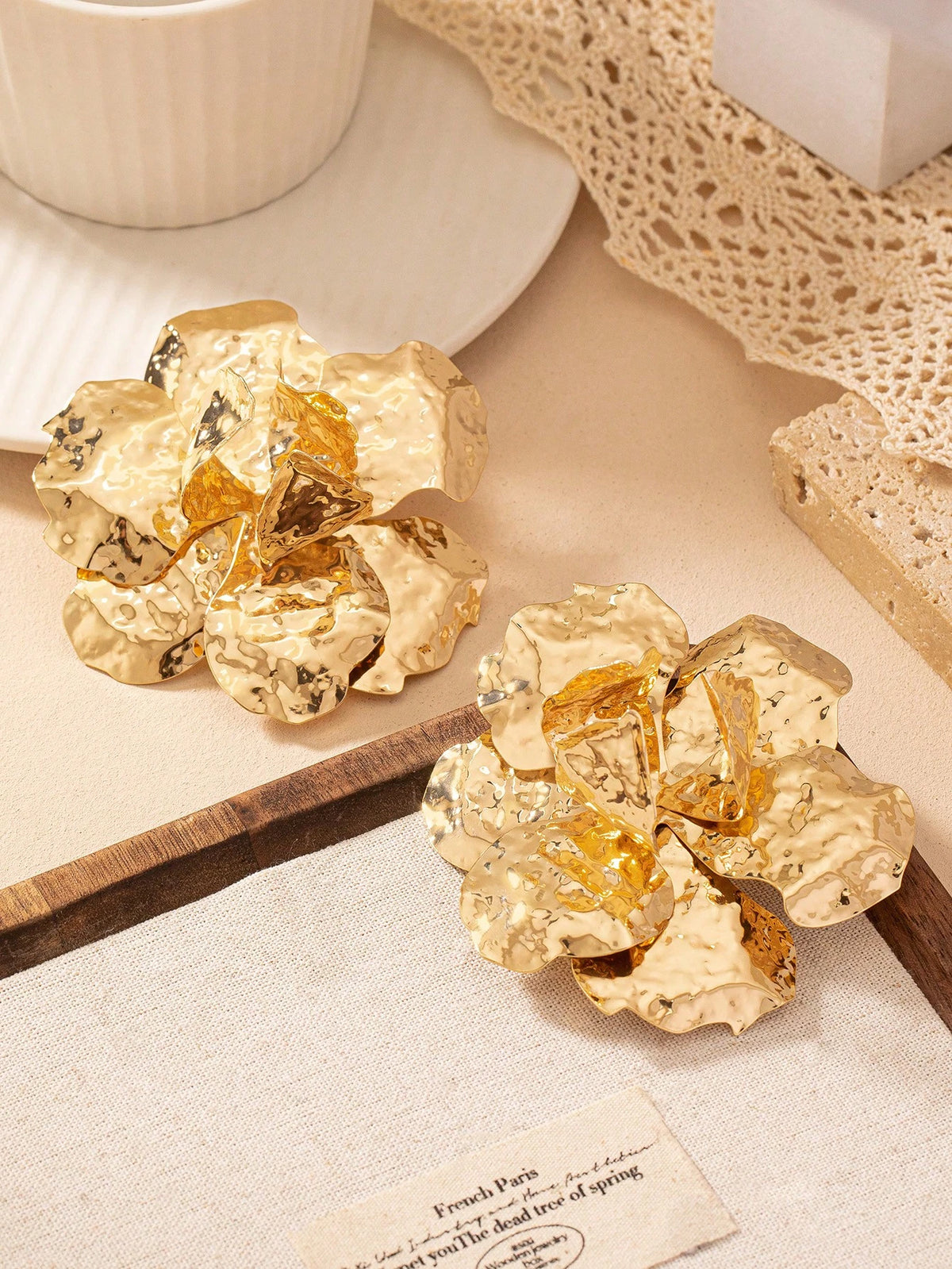 Women's Elegant Floral Textured Metal Flower Stud Earrings