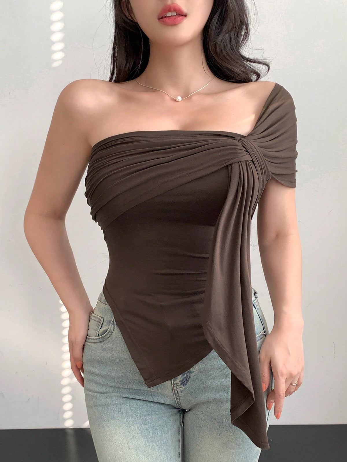 Women's Twist Detail Bodycon Asymmetrical T-Shirt