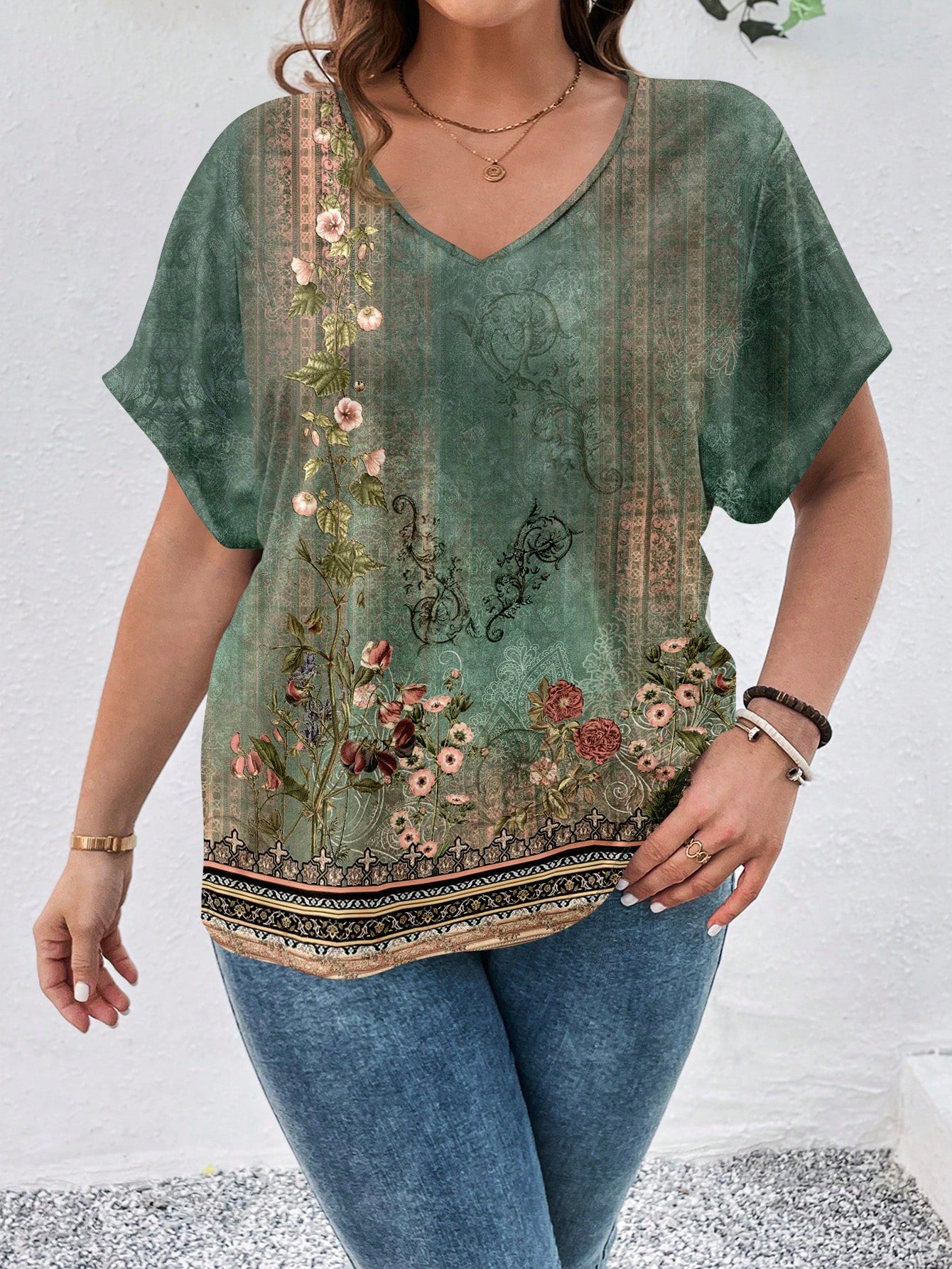 Women's Plus Size Casual V-Neck Short Sleeve Summer T-Shirt