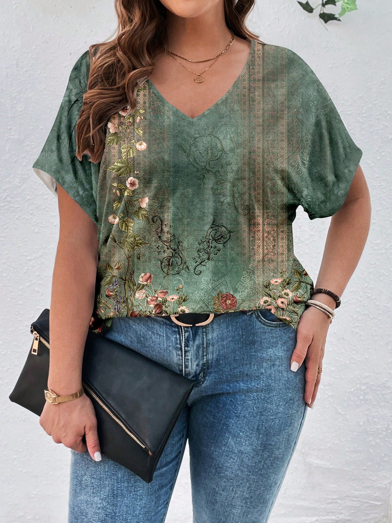 Women's Plus Size Casual V-Neck Short Sleeve Summer T-Shirt