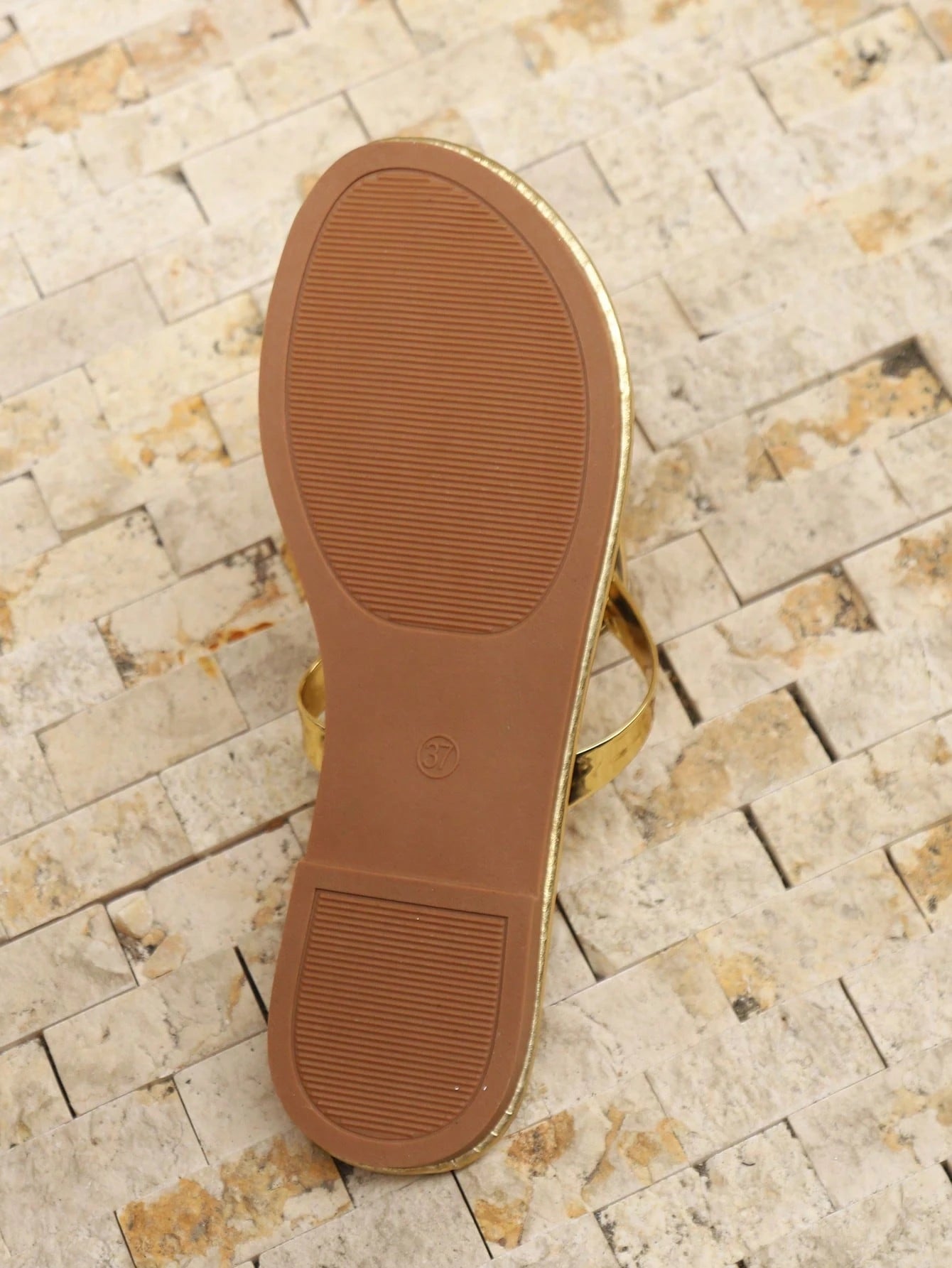 Women's Summer Flat Sandals Open Toe Metallic Buckle Gold