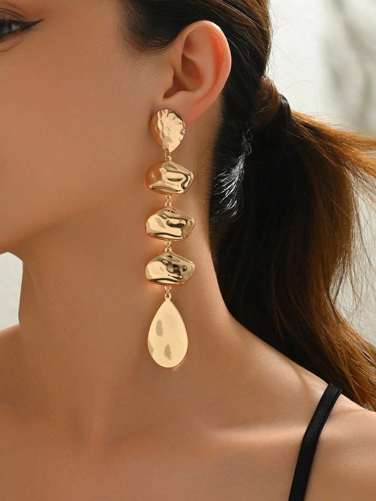Women's Fashion Geometric Glossy Metal Teardrop Dangle Earrings