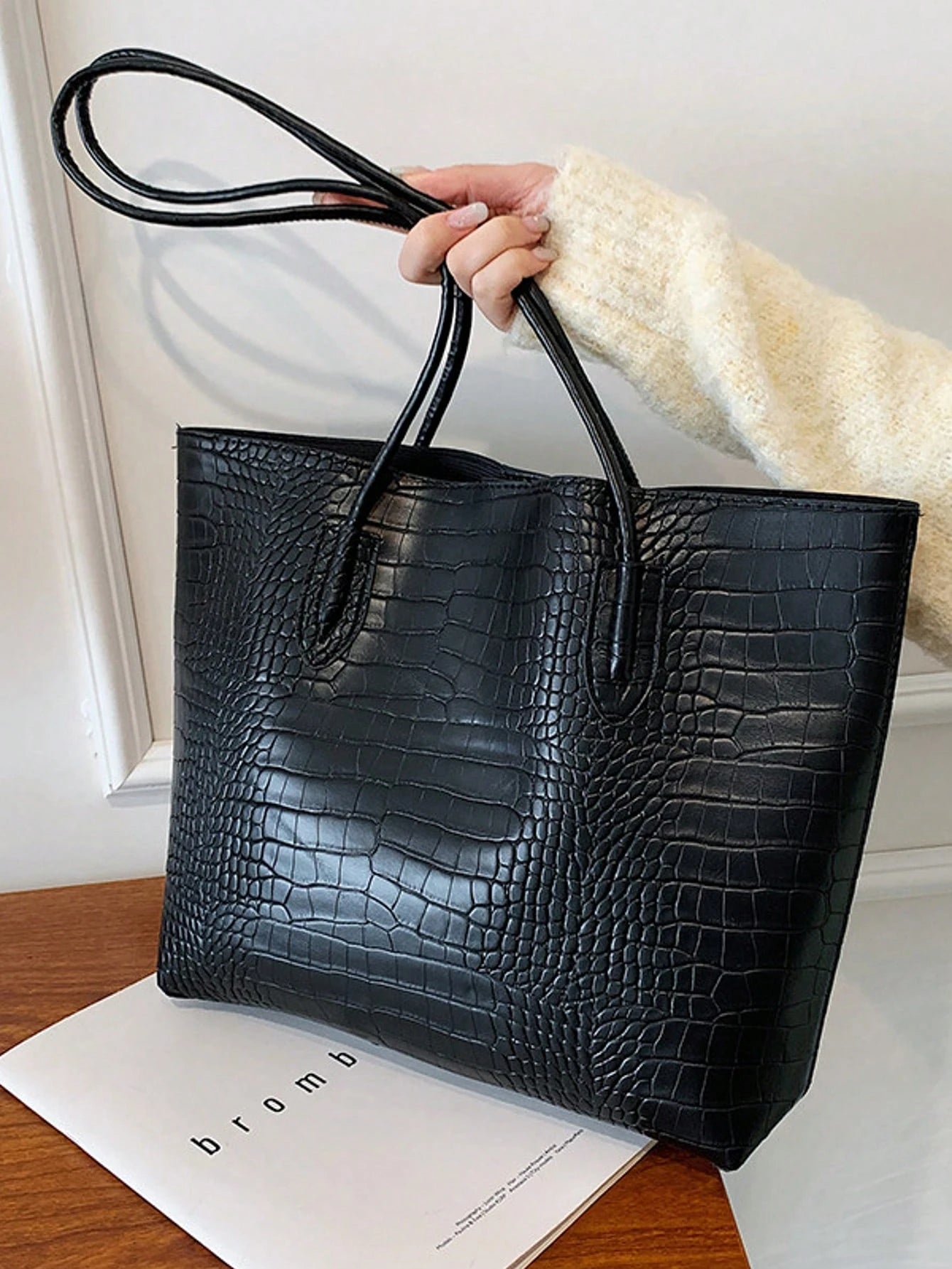 Women's Croc Embossed Shoulder Tote Bag Set Black