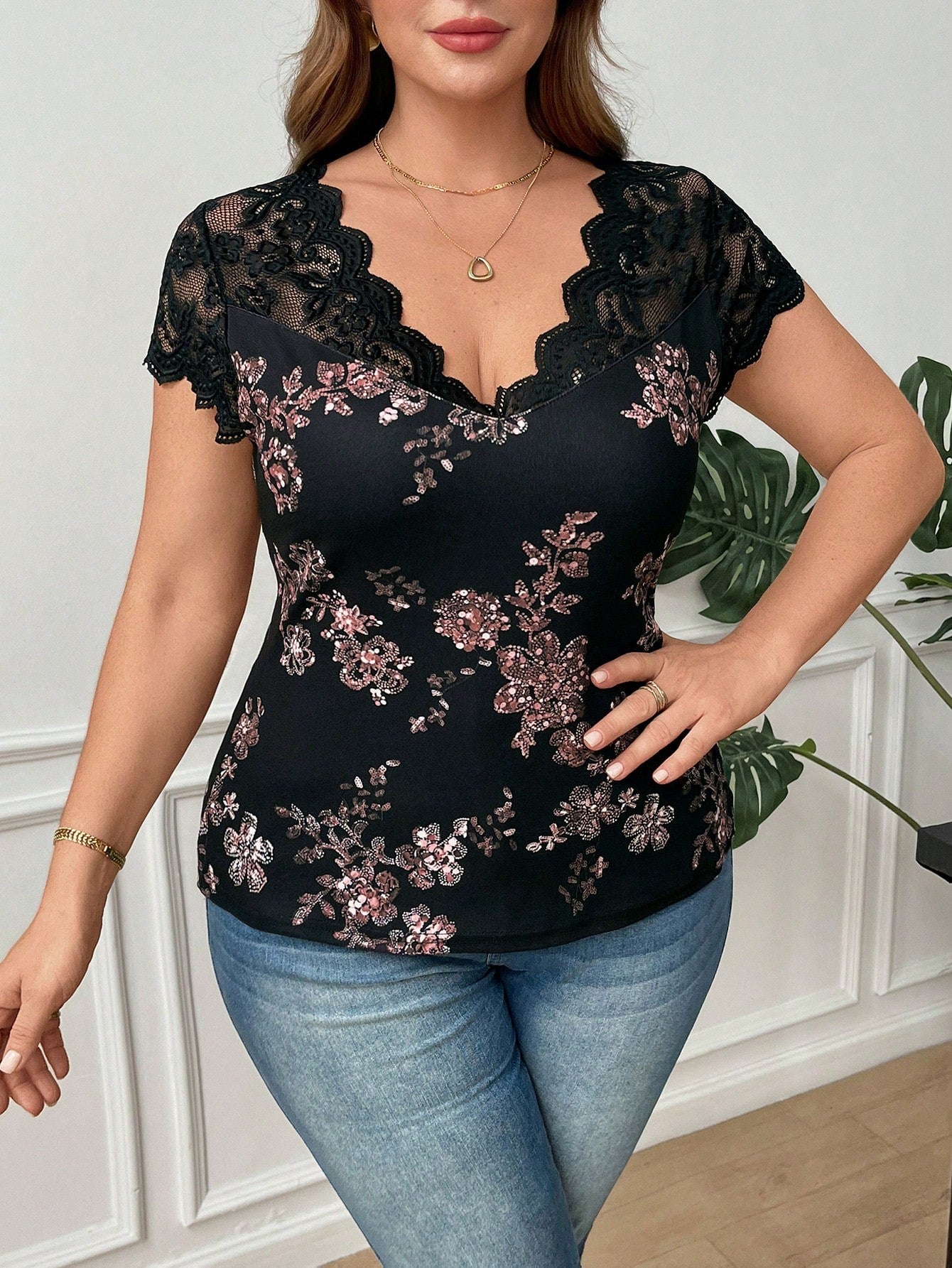 Women's Plus Size Elegant Floral Print Lace Patchwork T-Shirt