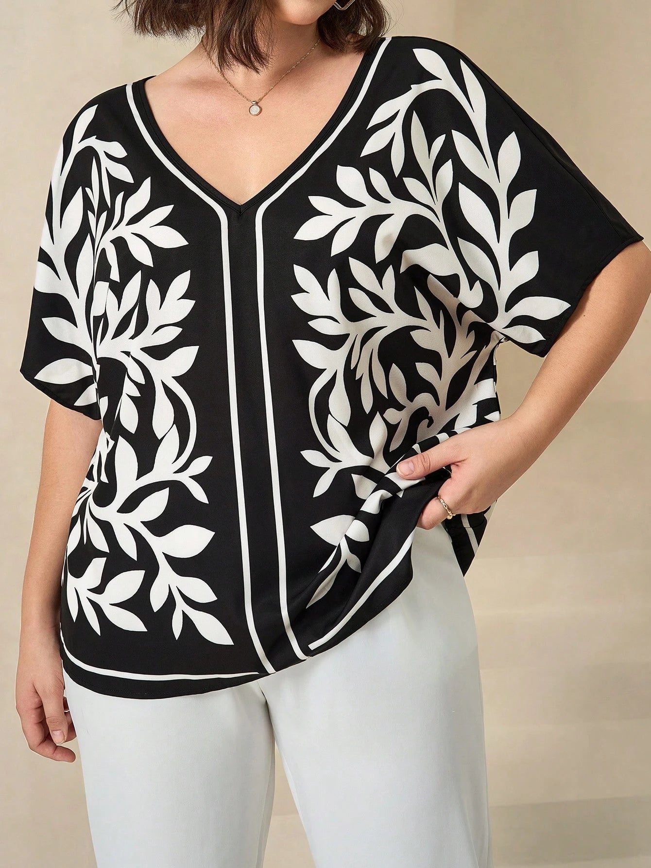 Women's Plus Size Floral Print V-Neck Short Sleeve Blouse