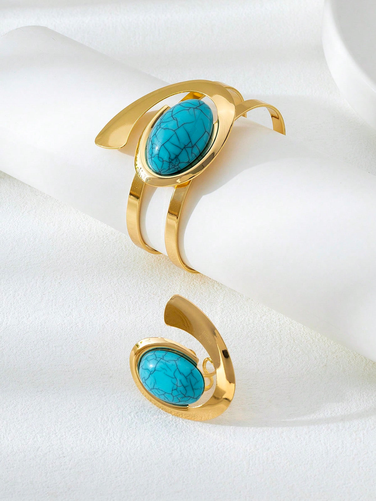 Women's Fashionable Metal Embedded Pearl Bracelet & Ring Set