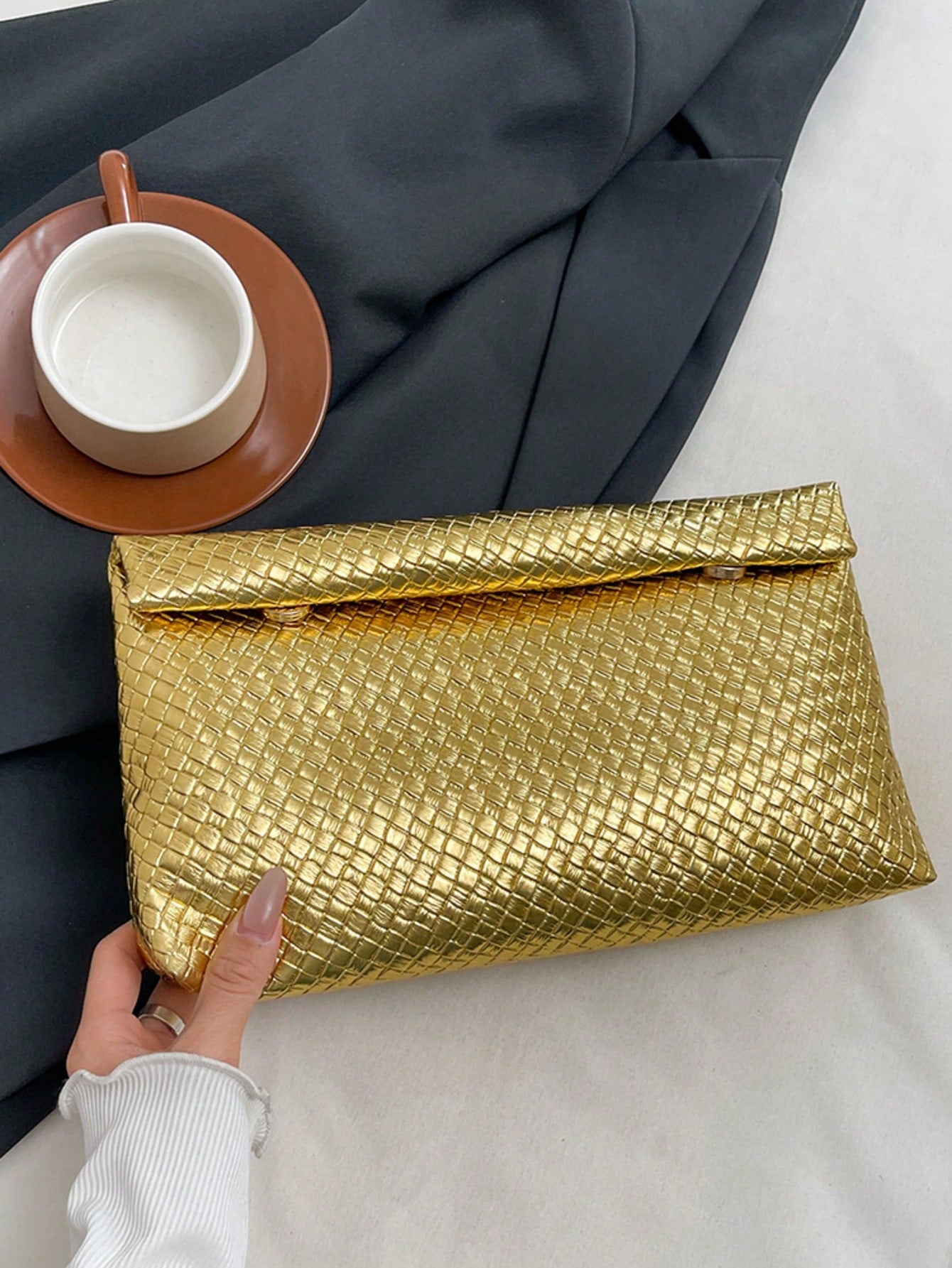 Women's Fashion Crocodile Pattern Flap Square Handbag