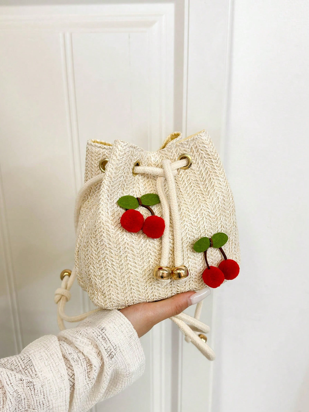 Women's Fashion Strawberry Applique Drawstring Straw Crossbody Bucket Bag