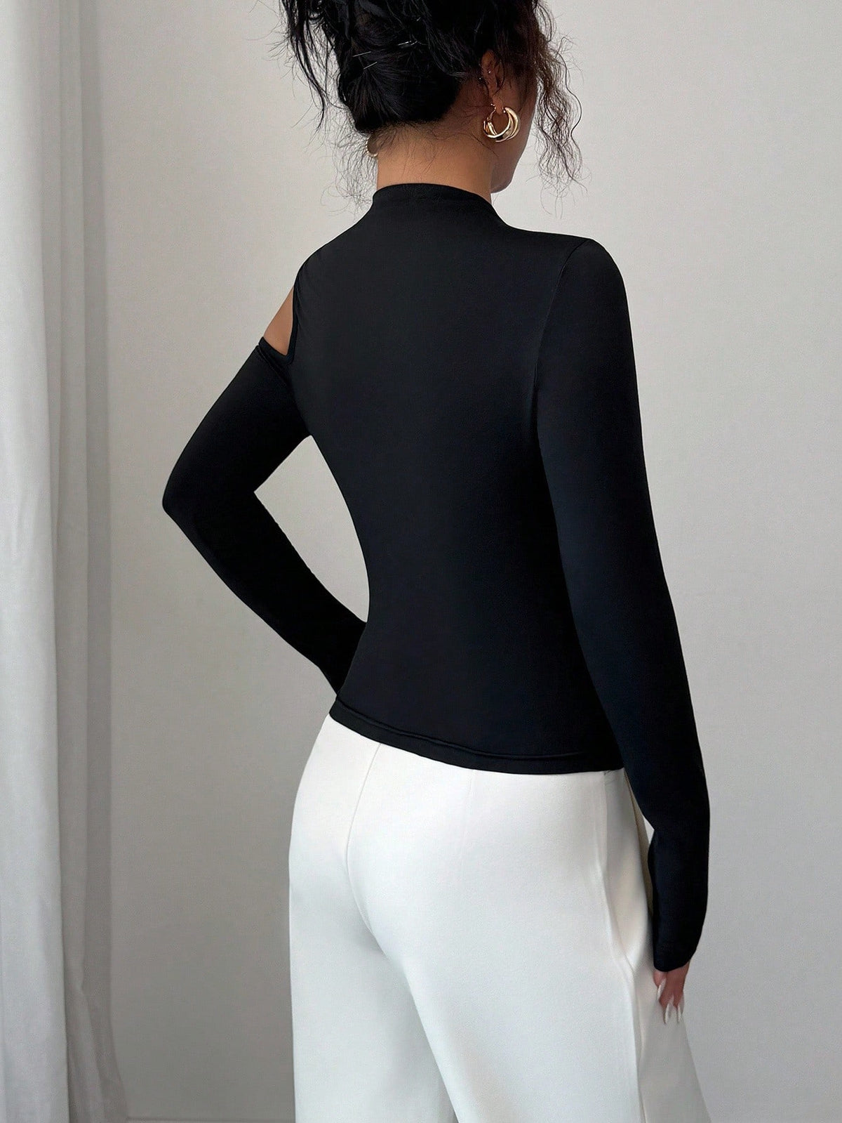 Women's Cold Shoulder Long Sleeve Slim Fit T-Shirt