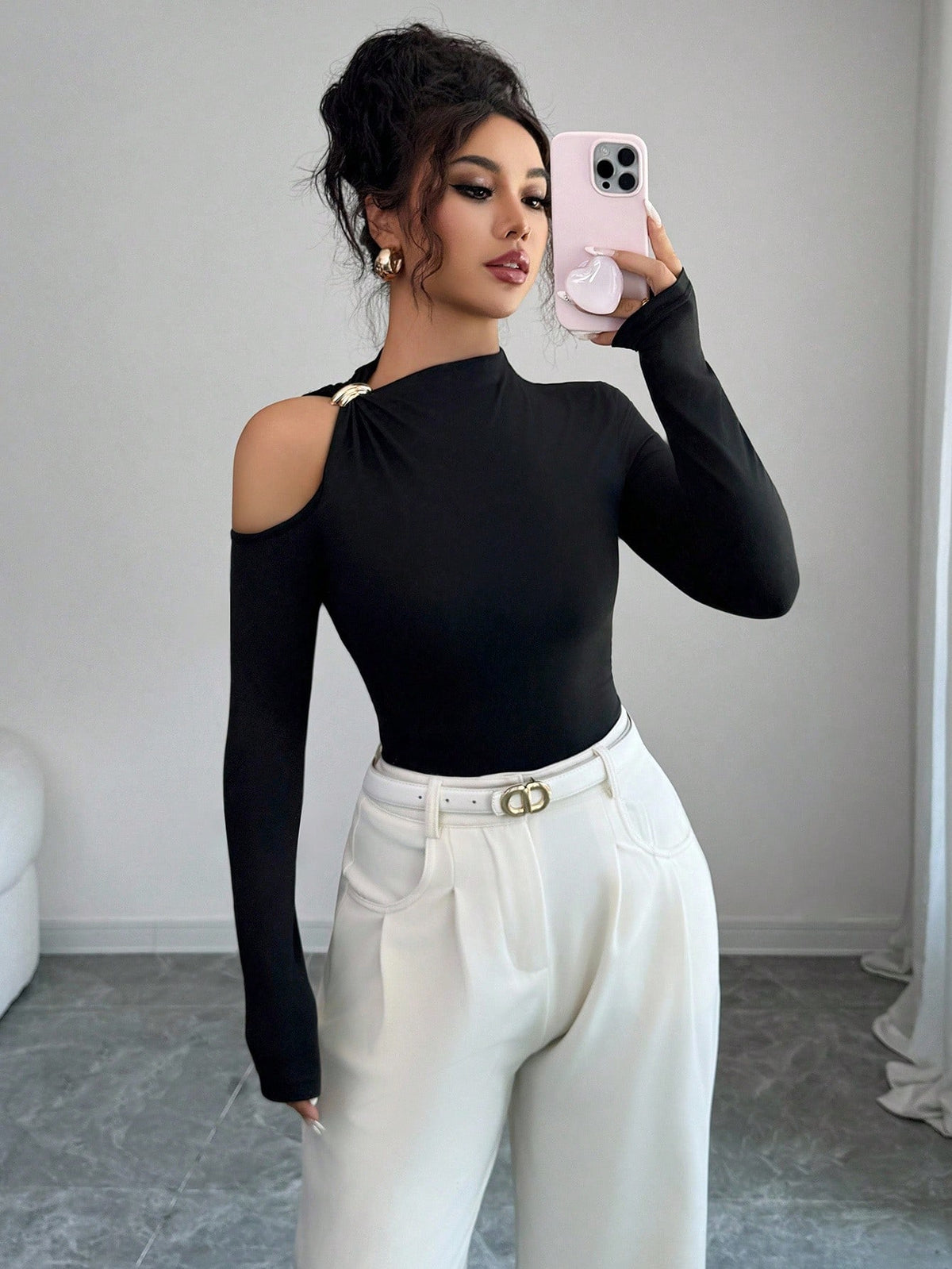 Women's Cold Shoulder Long Sleeve Slim Fit T-Shirt