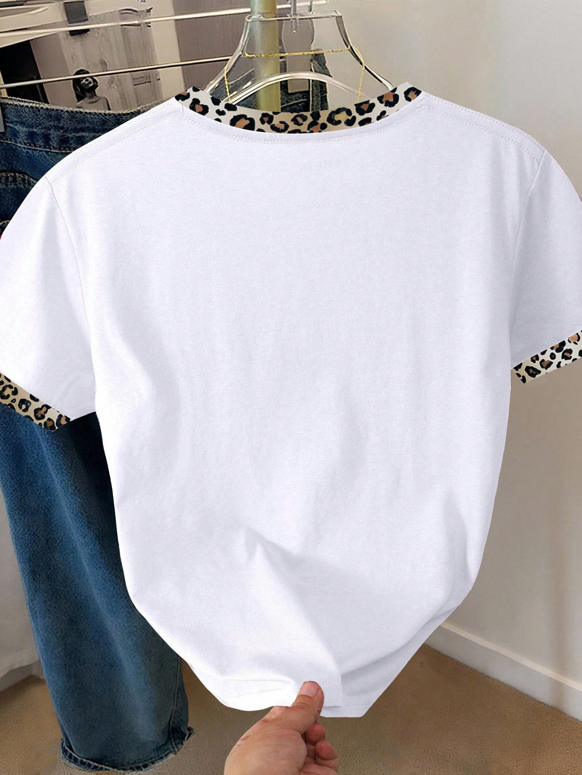 Women's Leopard Print Bow Decor Round Neck T-Shirt White
