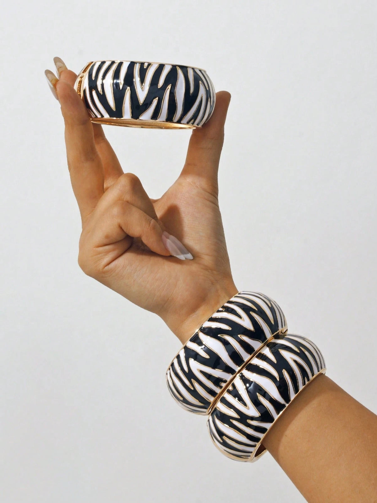 Women's Vintage Punk Style Enamel Zebra Print Bracelet