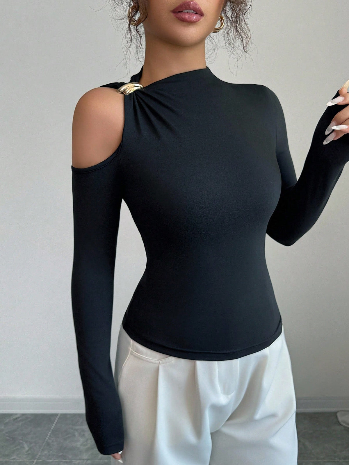 Women's Plus Size Hollow Out Shoulder Metallic Long Sleeve T-Shirt