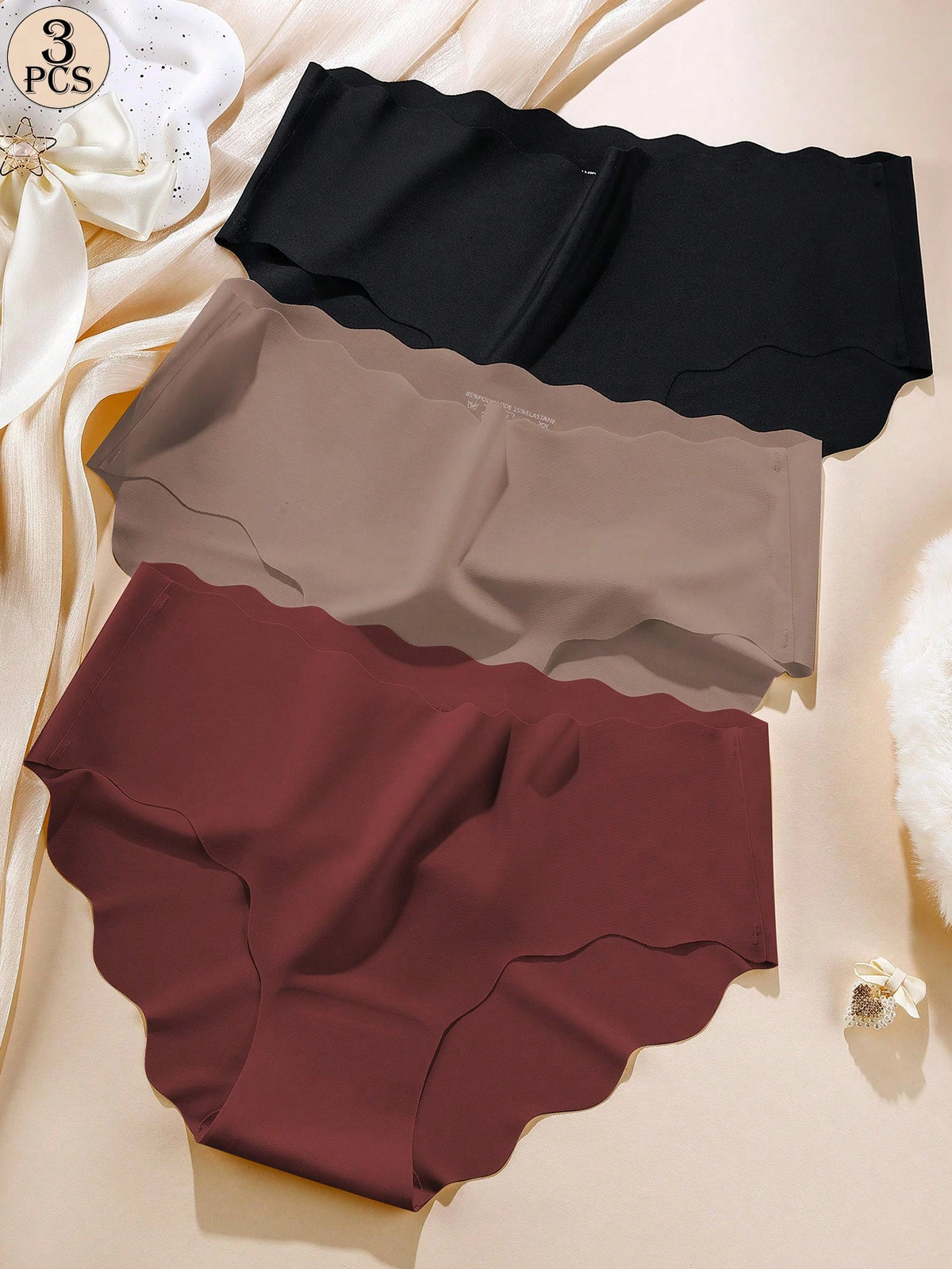 Women's Seamless Ice Silk Scalloped Trim Panties Set