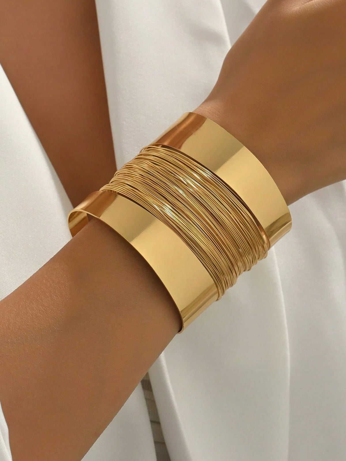 Women's Minimalist Elegant Metal Cuff Bracelet