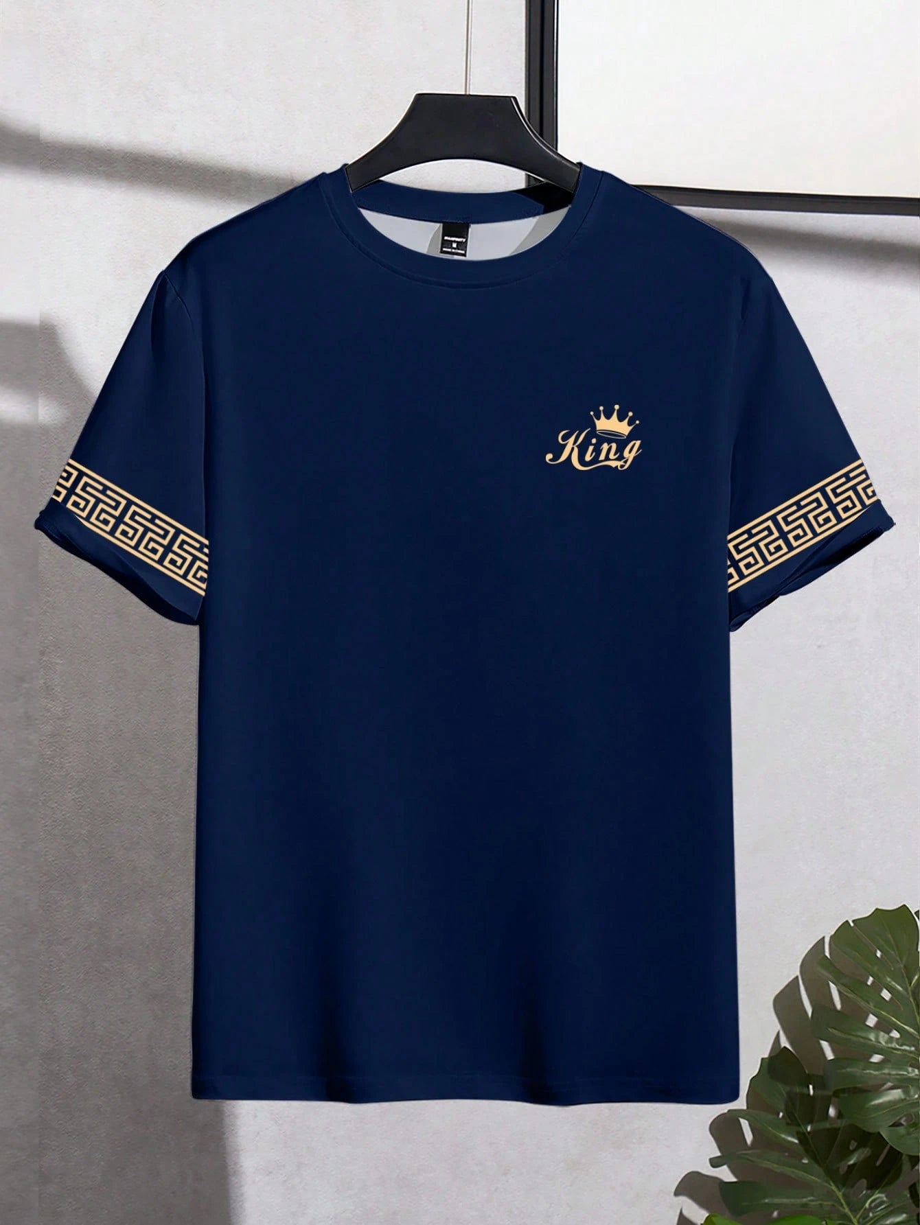 Calvornis Men's Short Sleeve T-Shirt Navy Floral Gold Icon