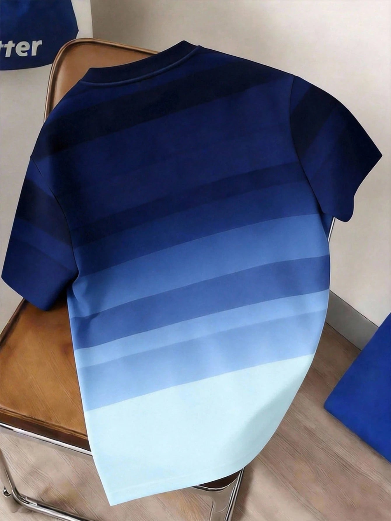 Men's Casual Blue Ombre Round Neck Short Sleeve T-Shirt
