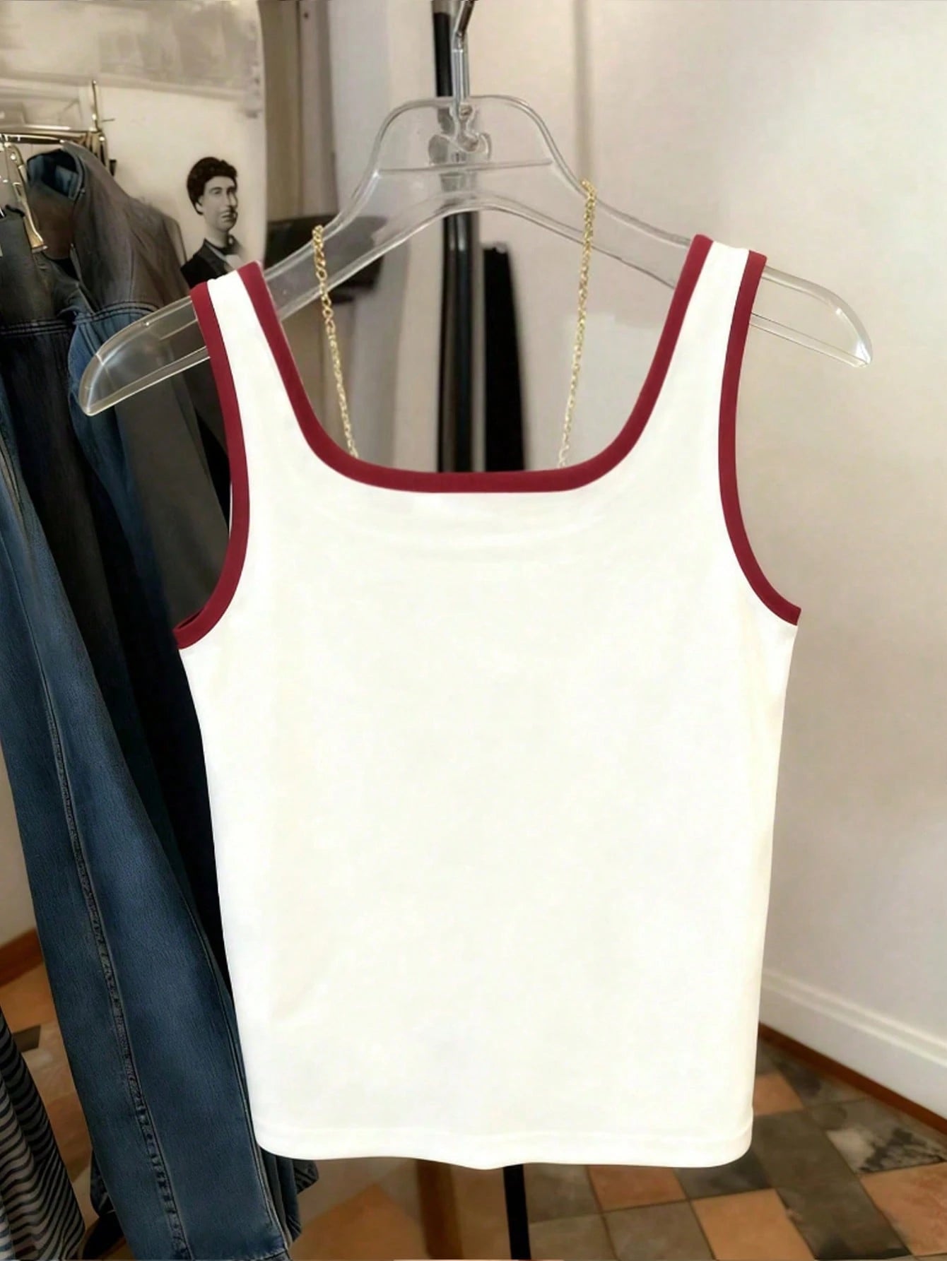 Women's Contrast Trim Slim Fit Versatile Tank Top