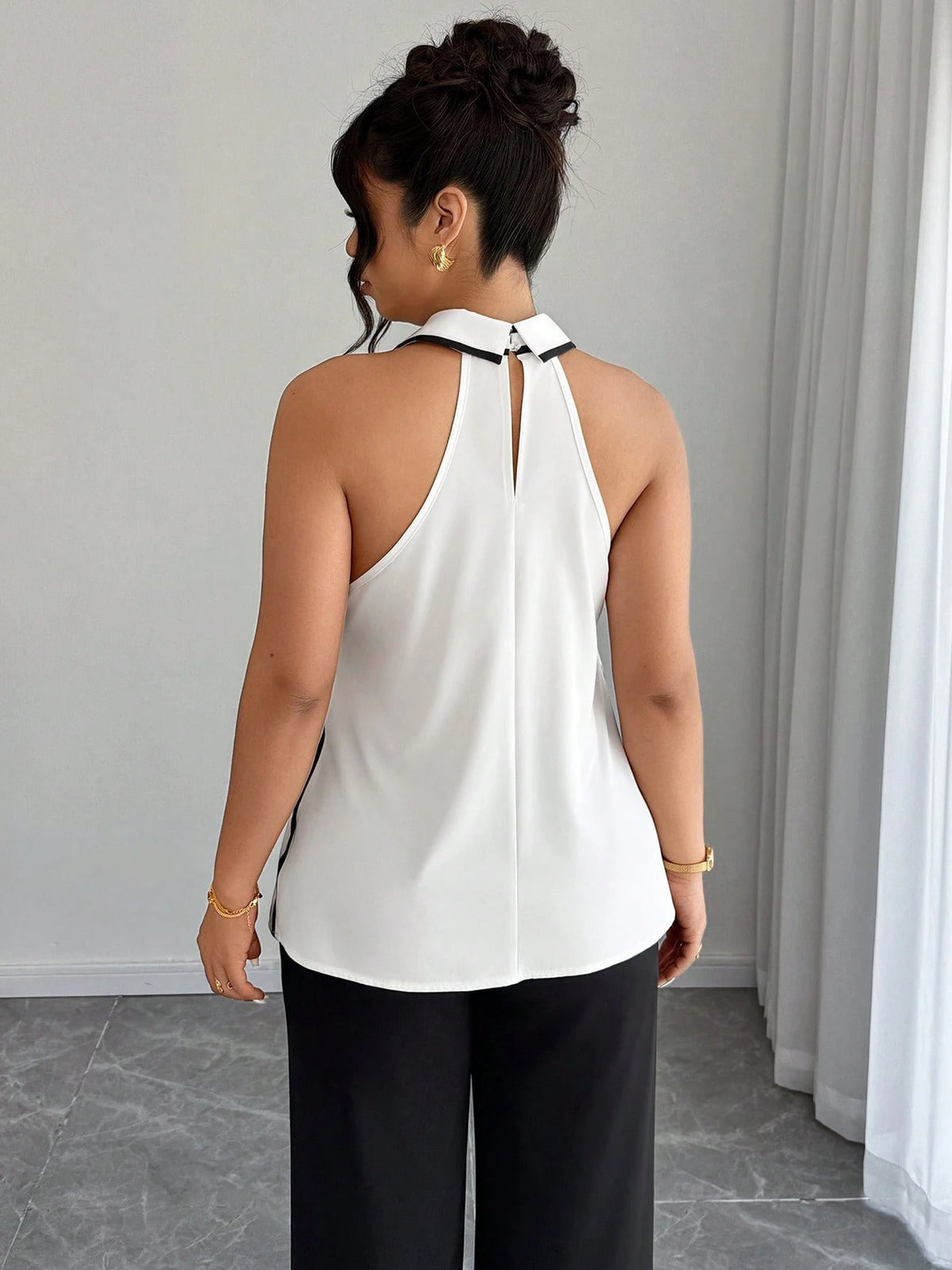 Women's Plus Size Sleeveless Contrast Tie Collar Shirt