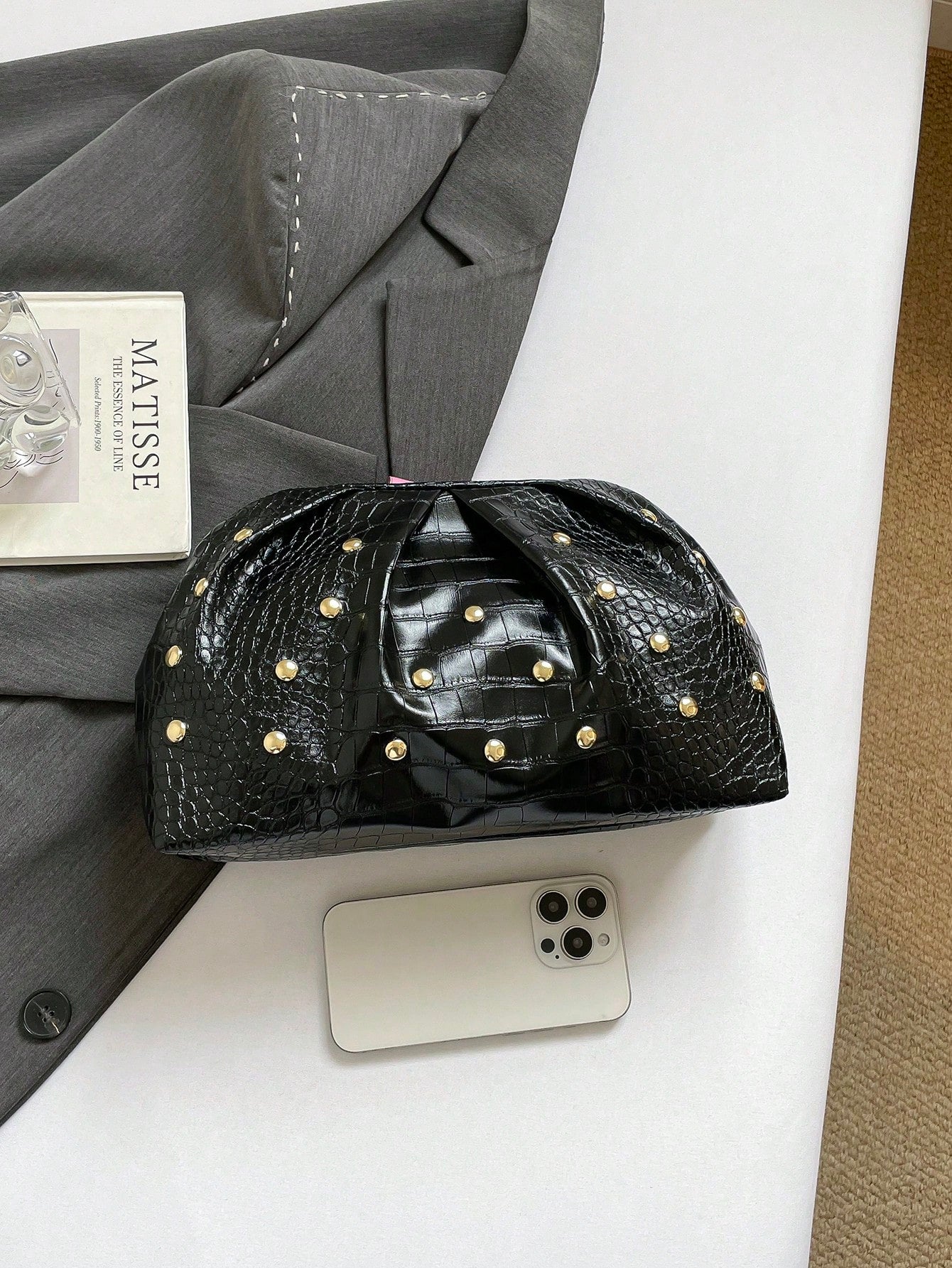 Women's Casual Pleated Cloud Pattern Rivet PU Handbag